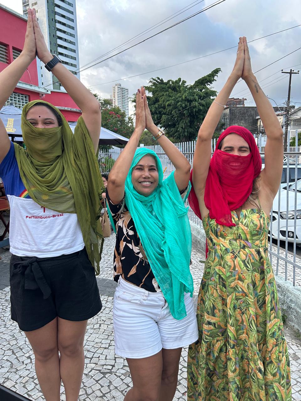 Mulheres com lenços